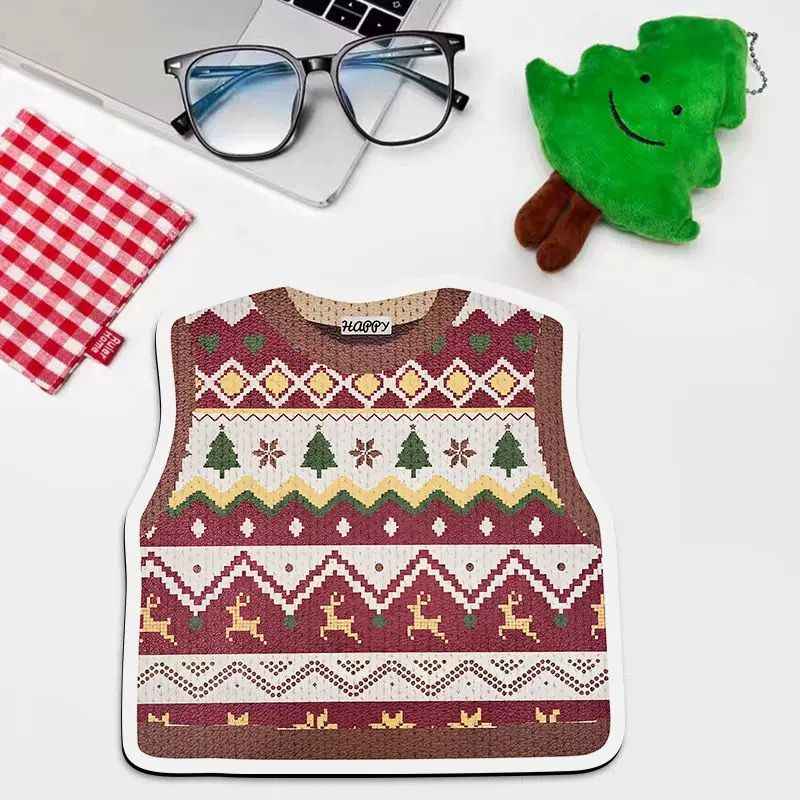Mini sweater mousepad